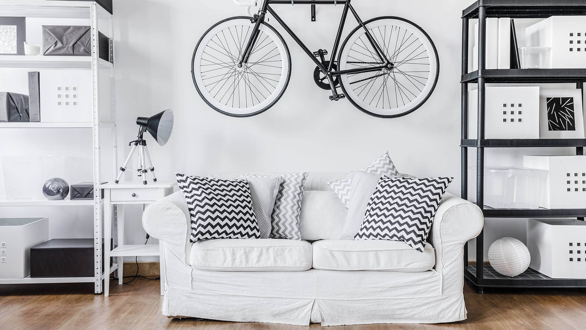 Black elegant cycle for wall decorate